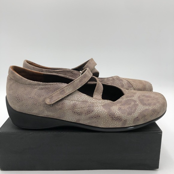 Wolky 9.5-10.5 Beige Snake Embossed Leather CrissCross Comfort Mary Janes Shoes - Picture 6 of 11